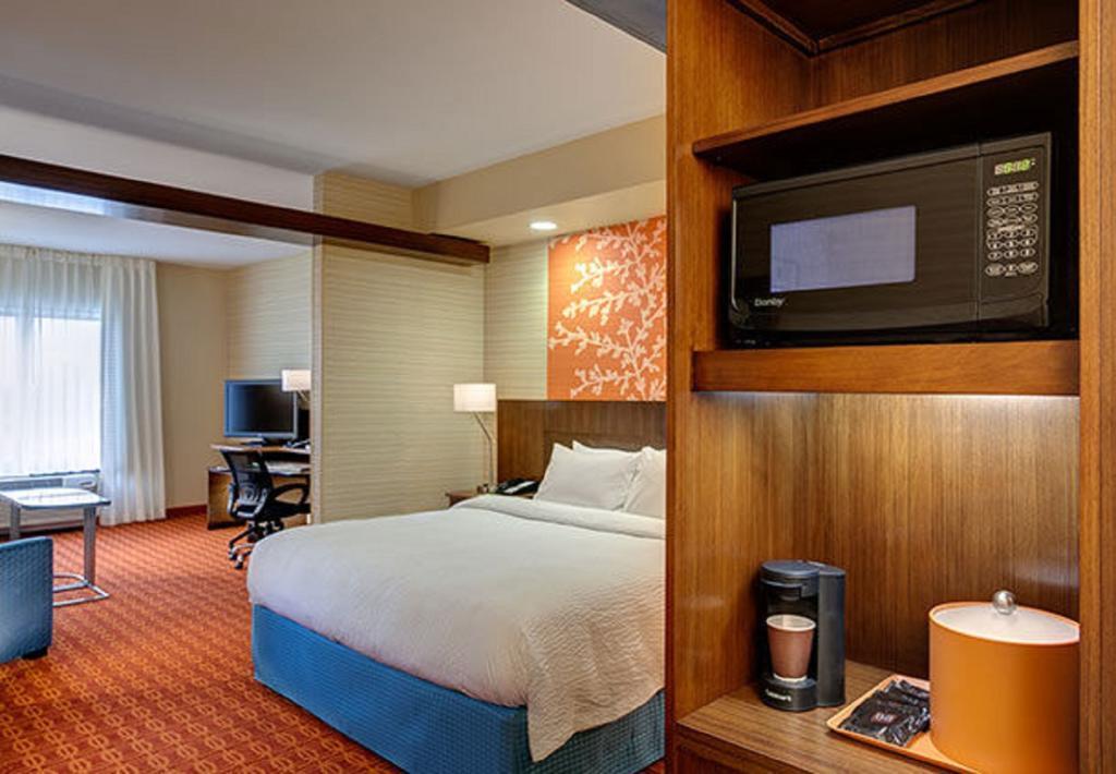 Fairfield Inn & Suites By Marriott Springfield Northampton/Amherst Экстерьер фото