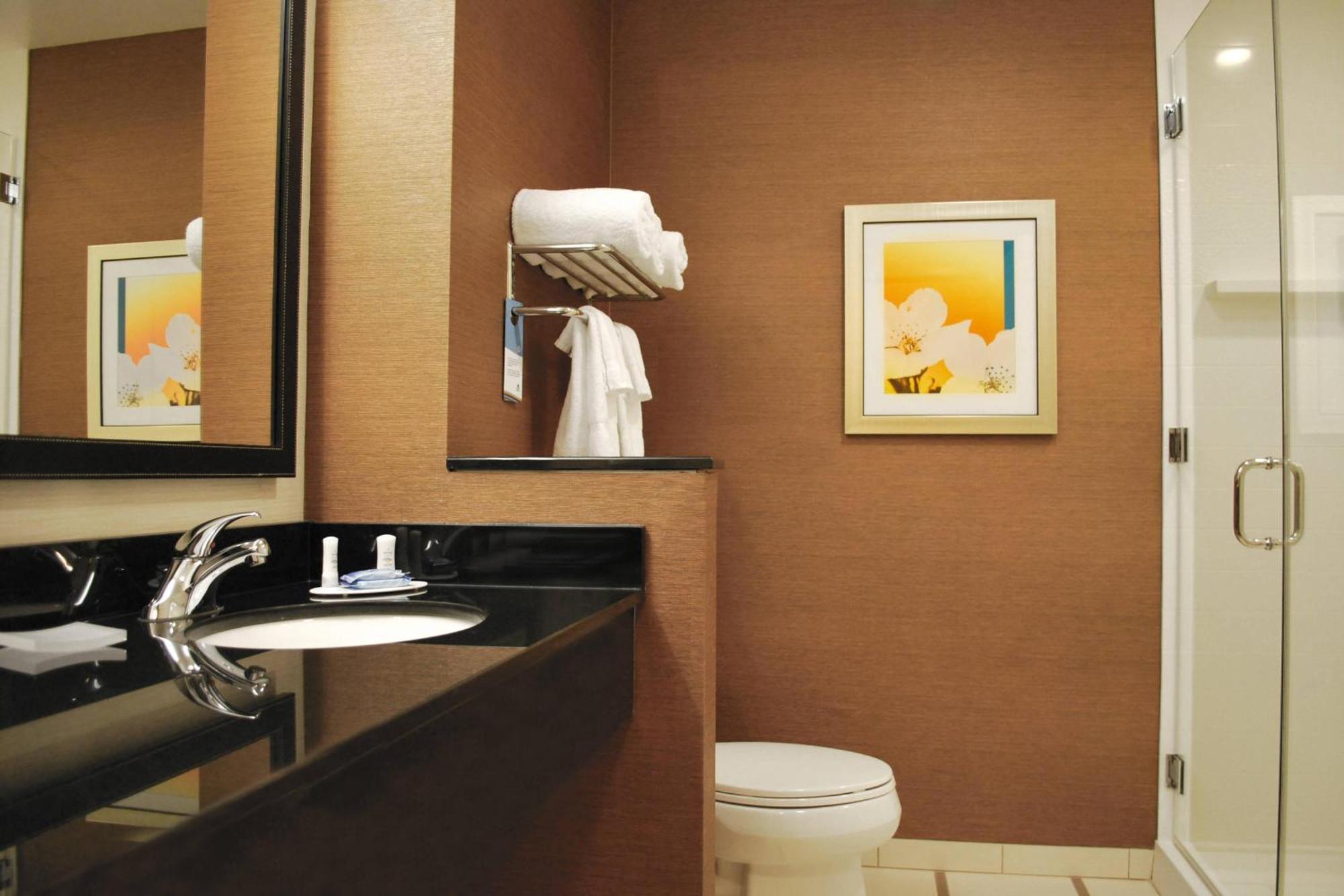 Fairfield Inn & Suites By Marriott Springfield Northampton/Amherst Экстерьер фото