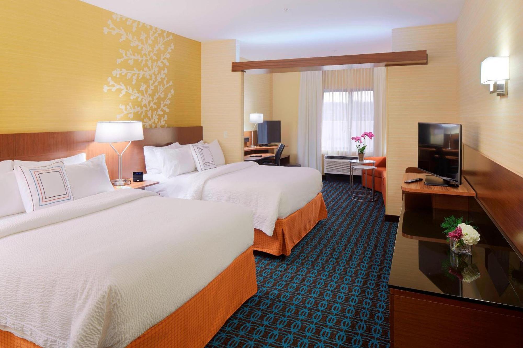 Fairfield Inn & Suites By Marriott Springfield Northampton/Amherst Экстерьер фото