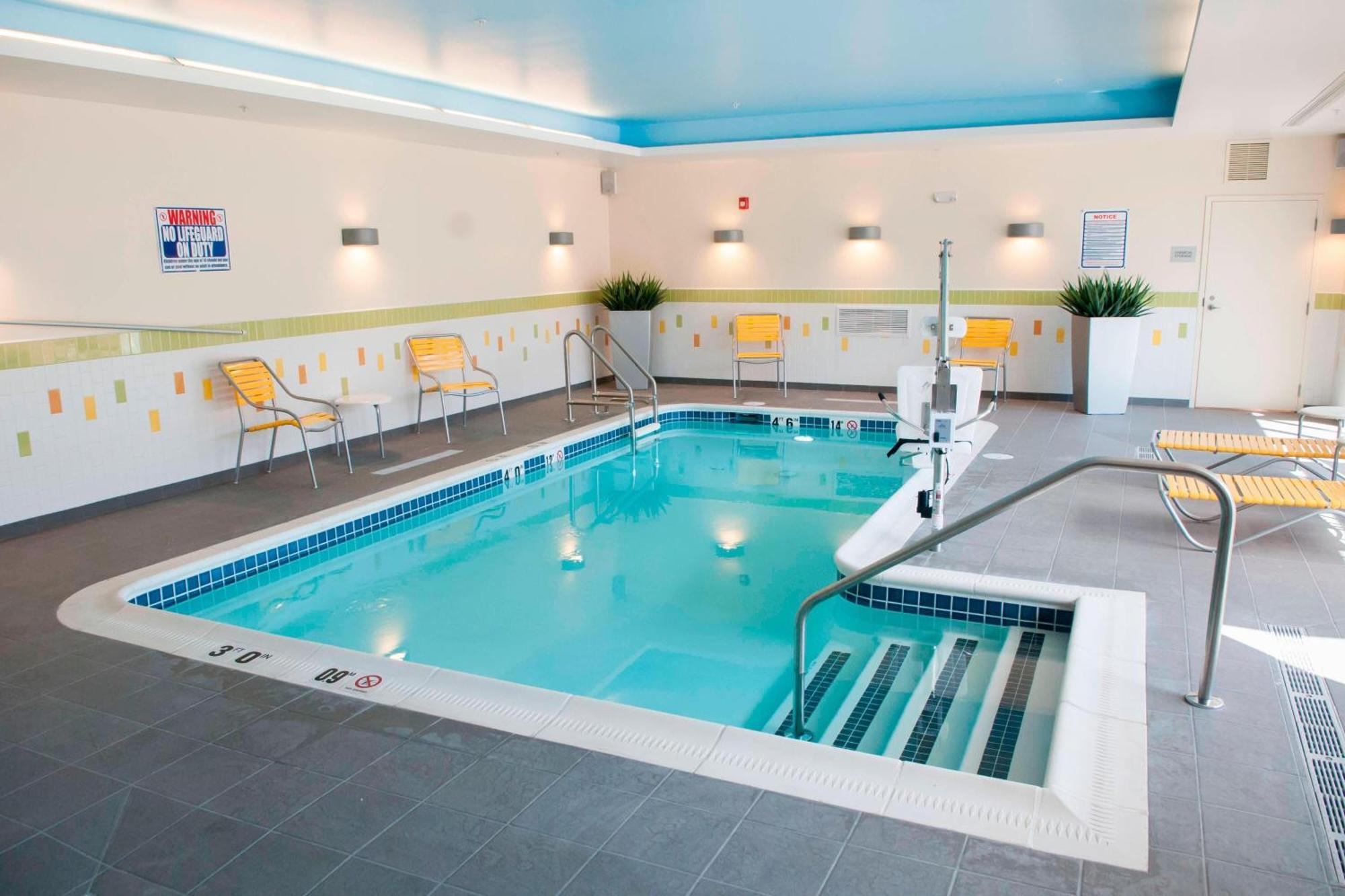 Fairfield Inn & Suites By Marriott Springfield Northampton/Amherst Экстерьер фото