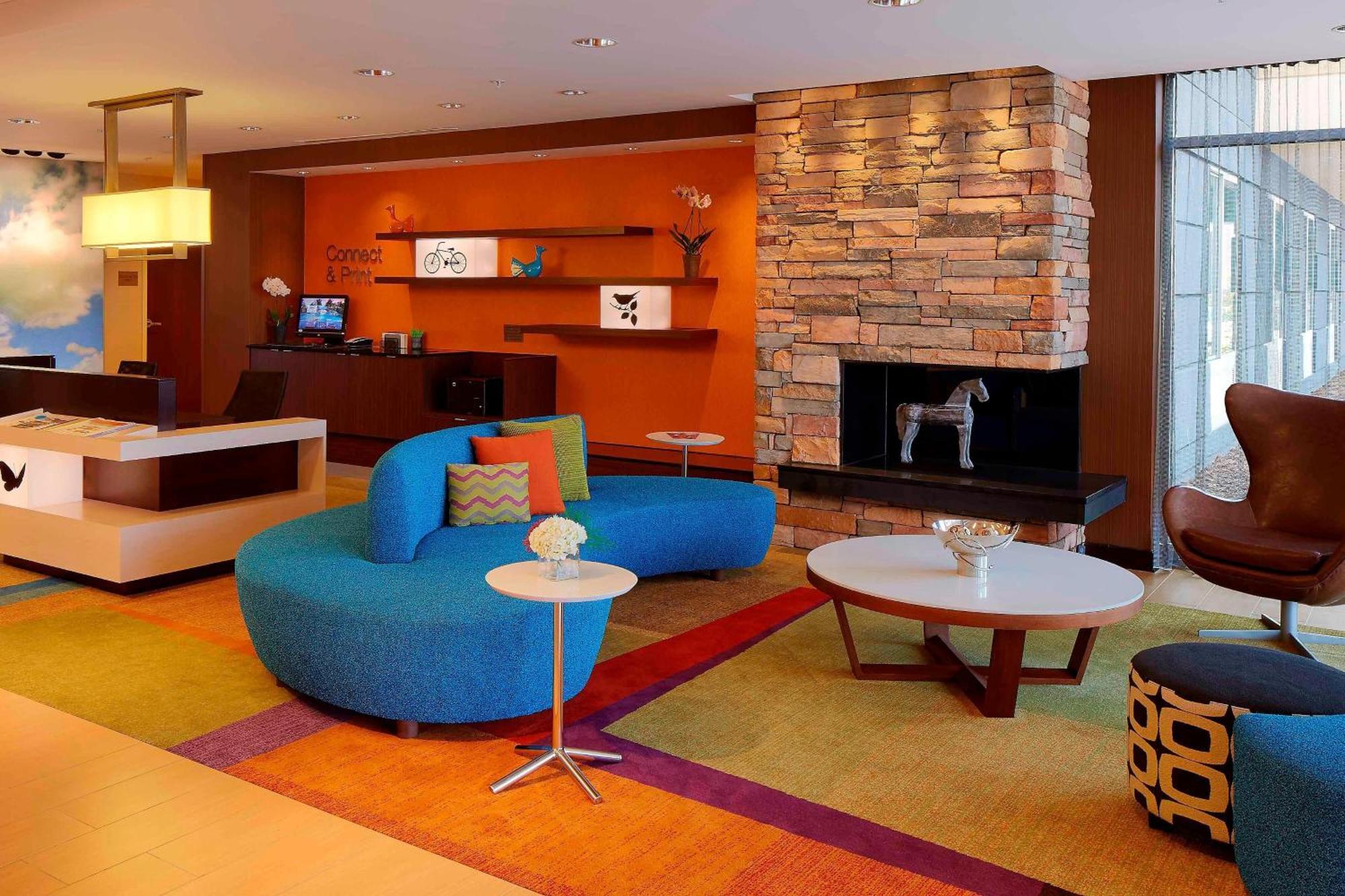 Fairfield Inn & Suites By Marriott Springfield Northampton/Amherst Экстерьер фото