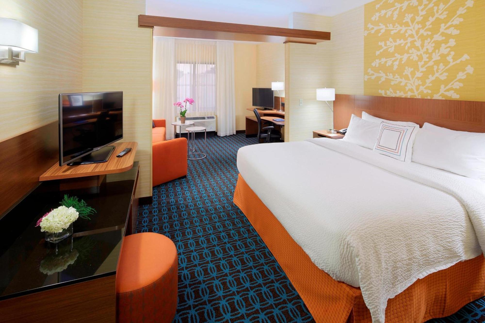 Fairfield Inn & Suites By Marriott Springfield Northampton/Amherst Экстерьер фото