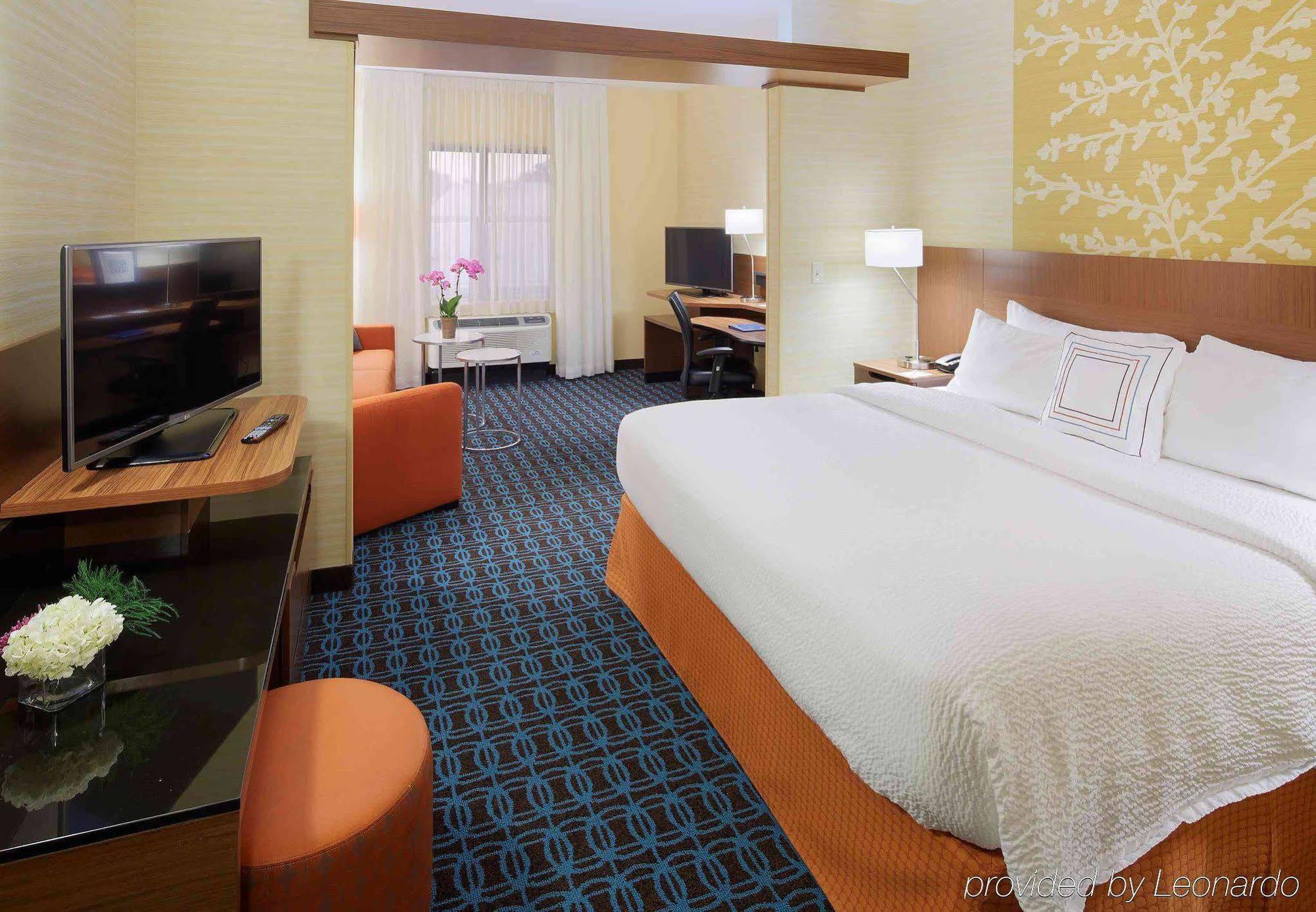 Fairfield Inn & Suites By Marriott Springfield Northampton/Amherst Экстерьер фото